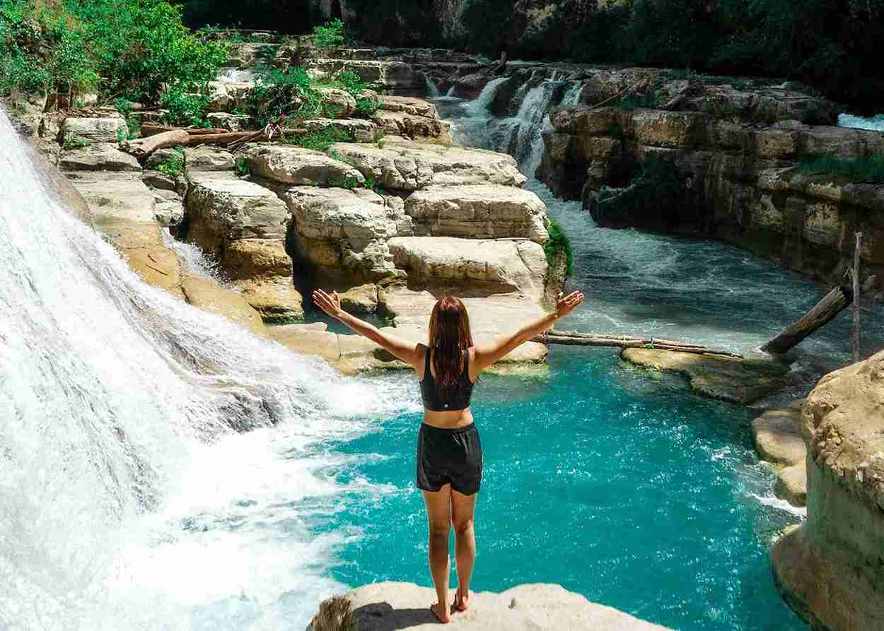 How to reach Tanggedu Waterfall from Waingapu safely